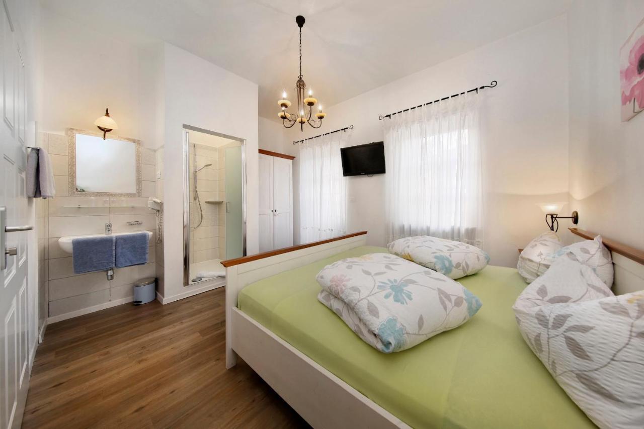 Garni Villa Tyrol - Adults Only Merano Szoba fotó